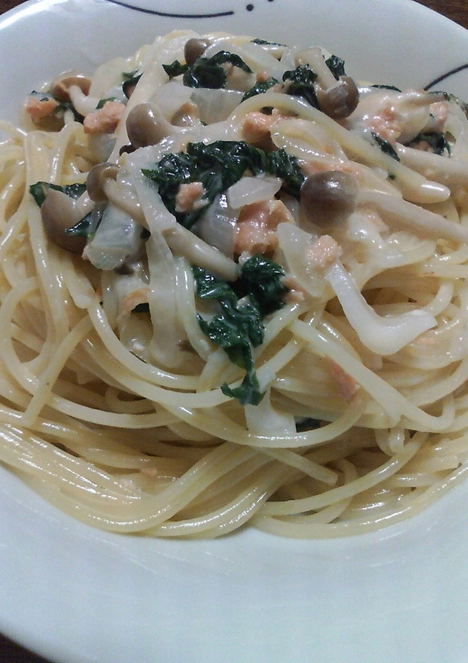 簡単！鮭とほうれん草のクリームパスタ-レシピのメイン写真