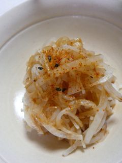 細切り大根のごま油炒め-レシピのメイン写真