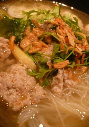 すっぱ辛！ミンチでトムヤム麺-レシピのメイン写真