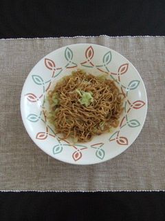 包丁もフライパンも使わない焼きソバ-レシピのメイン写真