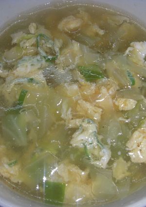 鶏茹で汁スープ（キャベツと卵）-レシピのメイン写真