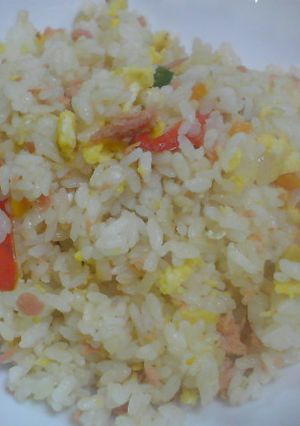 ★お手軽♪焼さけあらほぐしチャーハン-レシピのメイン写真