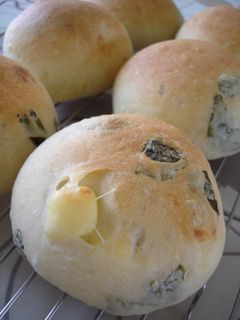 バジル❤チーズパン-レシピのメイン写真