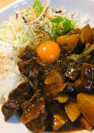豚肉＆ベーシック具材の玉子のせカレー-レシピのメイン写真