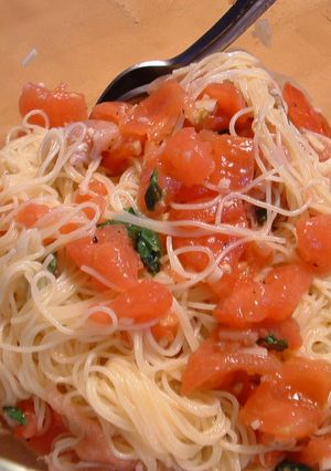 簡単♪生ハムとトマトの冷たいパスタ-レシピのメイン写真