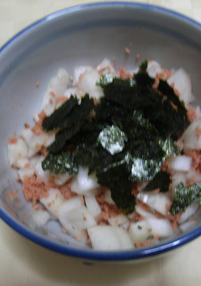 焼さけあらほぐしと玉ねぎマヨネーズ和え-レシピのメイン写真