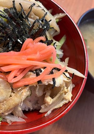 釜揚げ白エビ、ブロッコリー茎ゴボウのたまご丼-レシピのメイン写真