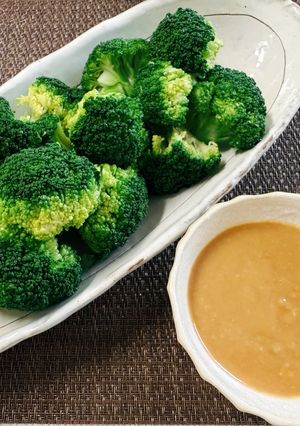 ブロッコリーと胡麻酢味噌🥦-レシピのメイン写真