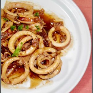 スルメイカのいかしたガリバタ肝醤油炒めいかが？