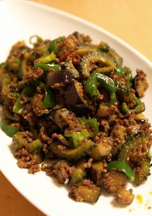 ゴーヤ嫌いもOK！？夏野菜のスタミナ炒め-レシピのメイン写真