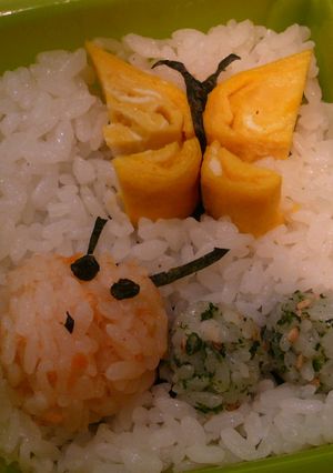 青虫とチョウチョが出会ったら（キャラ弁）-レシピのメイン写真