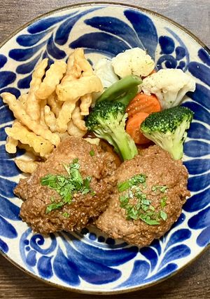 山本ゆりさん☆レンジで煮込みハンバーグ-レシピのメイン写真