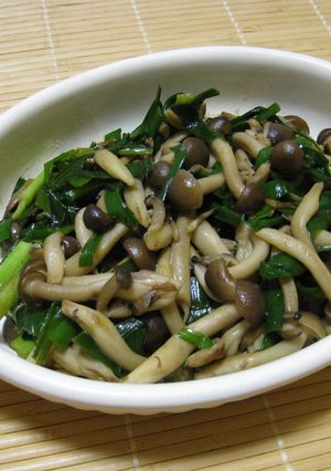 パパッと！しめじとニラのあっさり醤油炒め-レシピのメイン写真