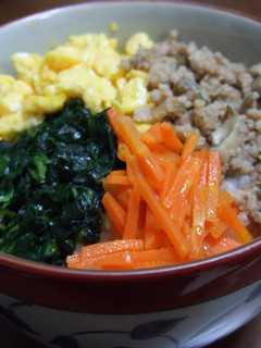 バターの香る♪鶏そぼろ丼-レシピのメイン写真