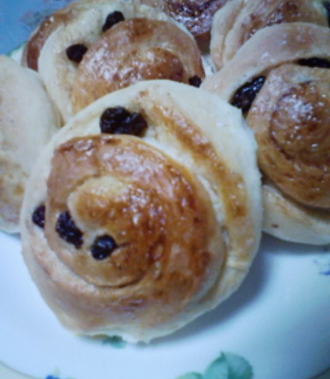 成型簡単！シナモンレーズンのぐるぐるパン by LALAにゃん