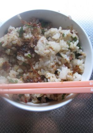 夏バテ解消♪梅しそかつおの混ぜご飯-レシピのメイン写真