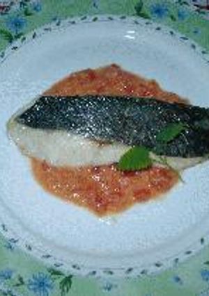 白身魚のポワレ　ナッツとトマトのソース-レシピのメイン写真