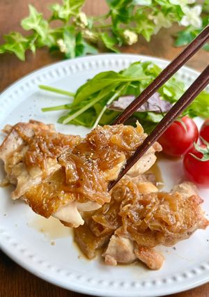 チキンソテーのオニオンソース添え♪-レシピのメイン写真