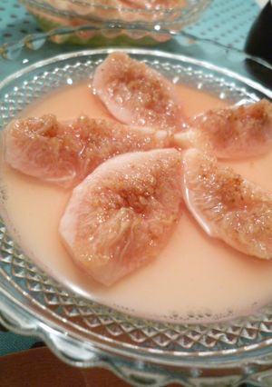 豆乳の杏仁豆腐　無花果のコンポート添え-レシピのメイン写真