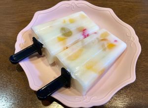 フルーツ缶でヨーグルトアイスキャンディ-レシピのメイン写真