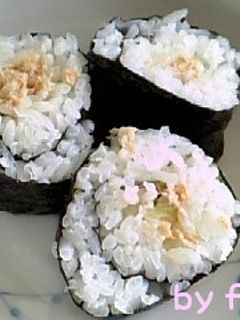 ツナとミョウガと大葉のくるくるおにぎり-レシピのメイン写真