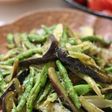 バジルペーストで茄子とミョウガの味噌炒め