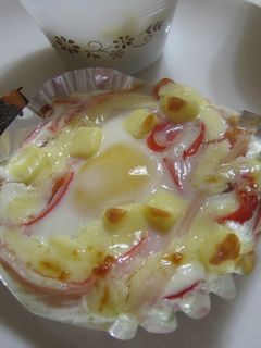 朝食にアルミハクで目玉焼き♪-レシピのメイン写真