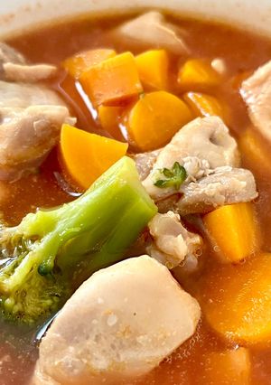 鶏もも肉とにんじんのケチャップスープ-レシピのメイン写真