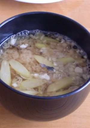 サバ缶とアスパラの味噌汁-レシピのメイン写真
