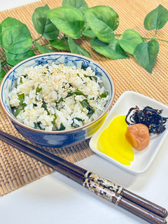 健康志向派に贈る🌾もち麦わかめご飯🌿-レシピのメイン写真