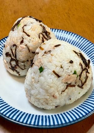 塩昆布とツナの混ぜおにぎり-レシピのメイン写真