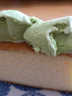 カステラにアイスのせちゃいました♪-レシピのメイン写真