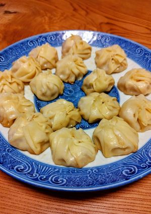 熱い汁が飛び出ます!肉々しい焼き小籠包-レシピのメイン写真