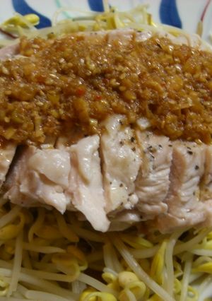 香味ダレでおいしい♪蒸し鶏-レシピのメイン写真