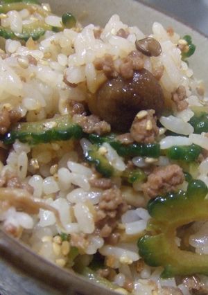 ゴーヤとしめじの混ぜご飯(｡>∀<)ﾉ-レシピのメイン写真