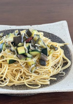 ズッキーニとナスのペペロンチーノ風-レシピのメイン写真