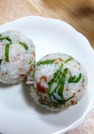 美味しい梅ゴマ大葉入りおにぎり♪-レシピのメイン写真