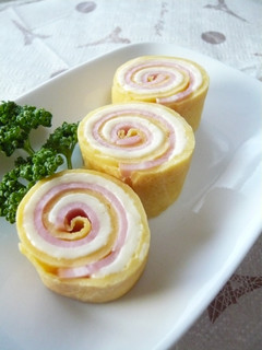 お弁当に♬ハムチーズのクルクル卵巻き♪-レシピのメイン写真