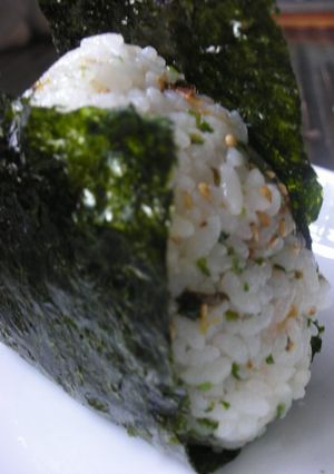 梅干し・青海苔とゴマ✿おにぎり✿-レシピのメイン写真
