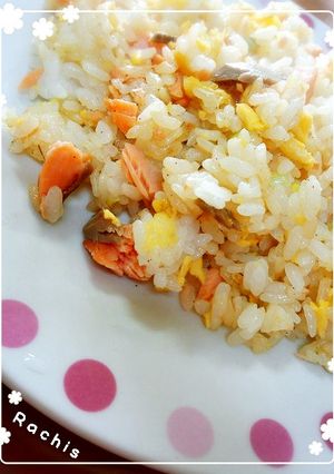 余り物でも美味しい！鮭チャーハン♪-レシピのメイン写真