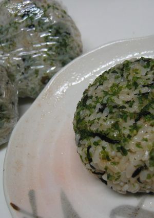 磯の恵み♪ラップおにぎり-レシピのメイン写真
