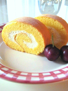 卵黄多め☆しっとりリッチな卵ロールケーキ-レシピのメイン写真