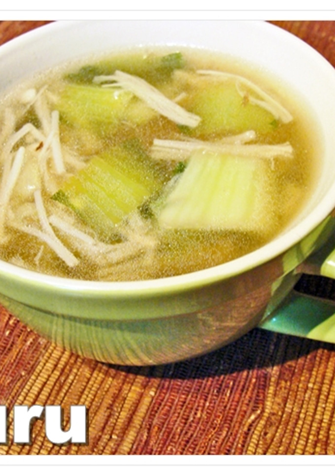 えのきと青梗菜で中華梅スープ-レシピのメイン写真