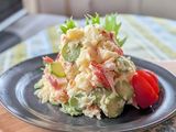 摘果メロンの塩漬＆カニカマのポテトサラダ