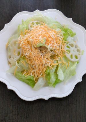 れんこんとレタスのチーズサラダ-レシピのメイン写真