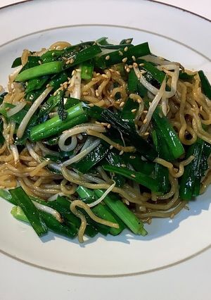 肉なしで絶品！ニラもやしの中華焼きそば-レシピのメイン写真