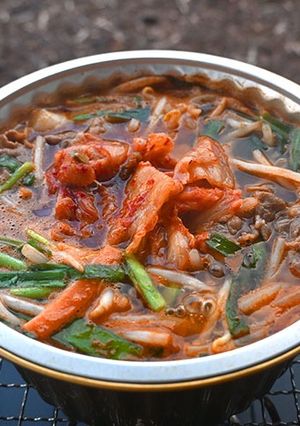 辛ラーメン簡単1人鍋ソロキャンプVer.-レシピのメイン写真