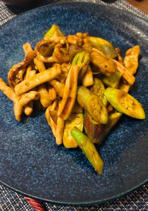 豚肉とオクラとイカの肝醤油炒め-レシピのメイン写真