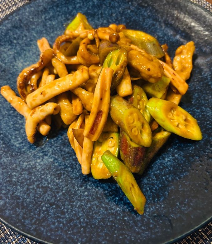 豚肉とオクラとイカの肝醤油炒め-レシピのメイン写真