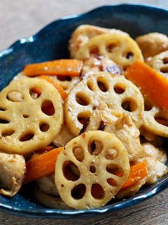 ワンパンで!鶏むね肉とれんこんの塩麴炒め-レシピのメイン写真